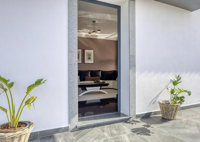 Апартаменты Oasis Do Sol, A In Madeira Понта-ду-Сол